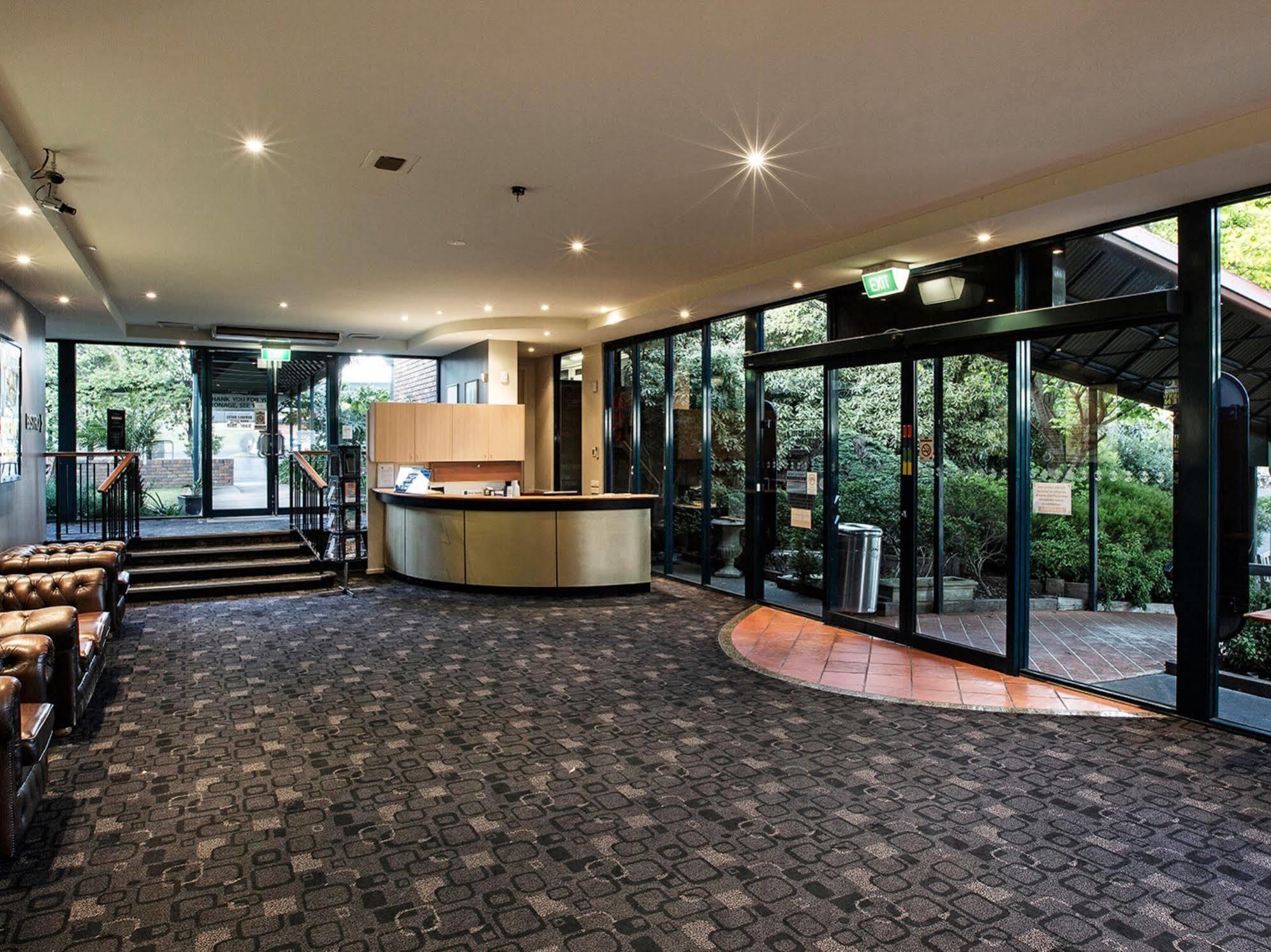 Burvale Hotel Nunawading Extérieur photo